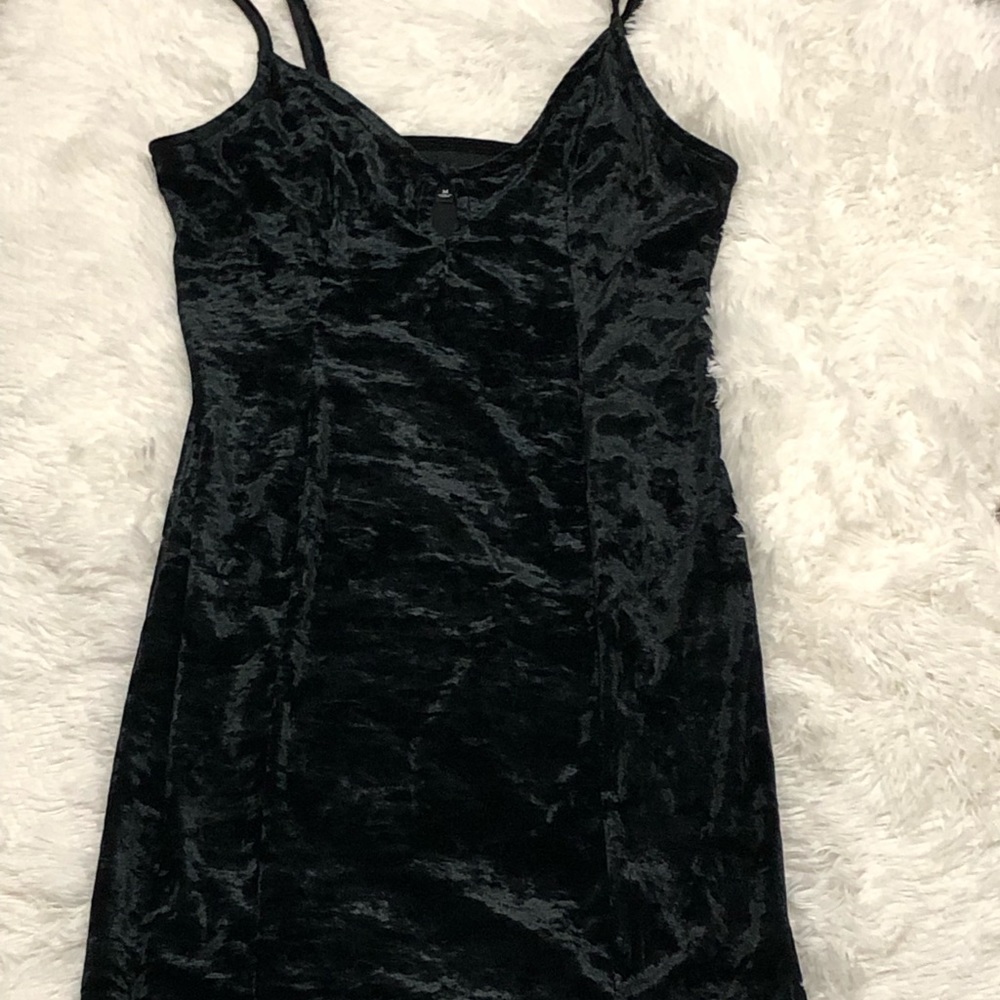 Kendall & Kylie velvety little black dress